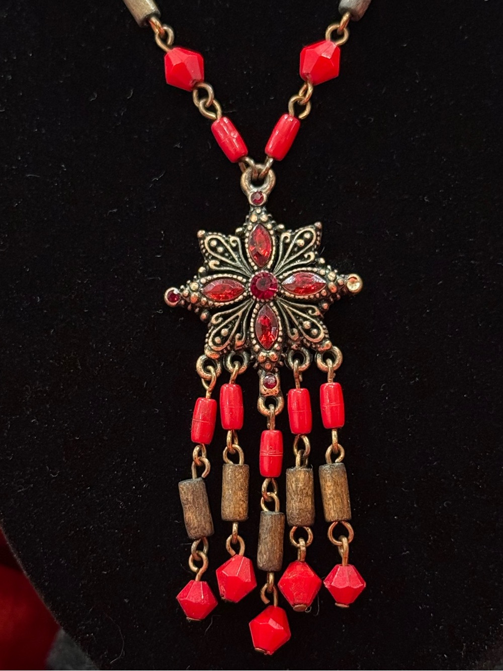 Vintage Southwestern Red Bead & Wood Tassel Pendant Necklace - Picture 2 of 4